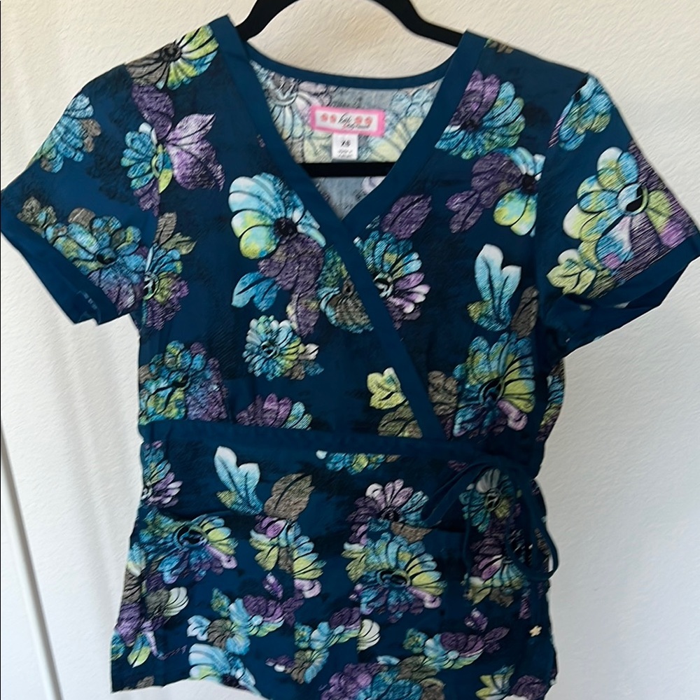 Floral Wrap Scrub Top - Blue